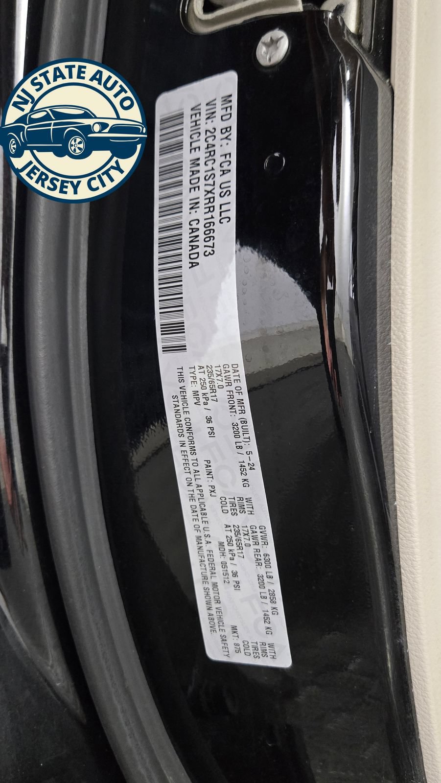 Used 2024 Chrysler Pacifica Limited FWD image 31