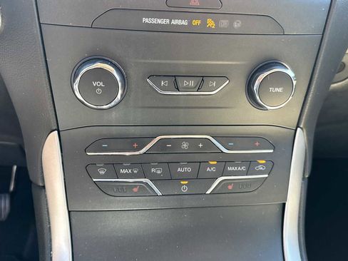 Used 2019 Ford Edge SEL w/ Equipment Group 201A image 19