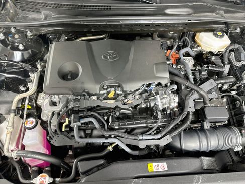 Used 2025 Toyota Camry SE FWD image 33