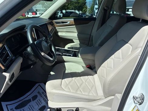 Certified 2024 Volkswagen Atlas SE FWD image 10