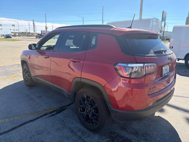 Used 2025 Jeep Compass Latitude w/ Altitude Special Edition AWD/4WD image 6