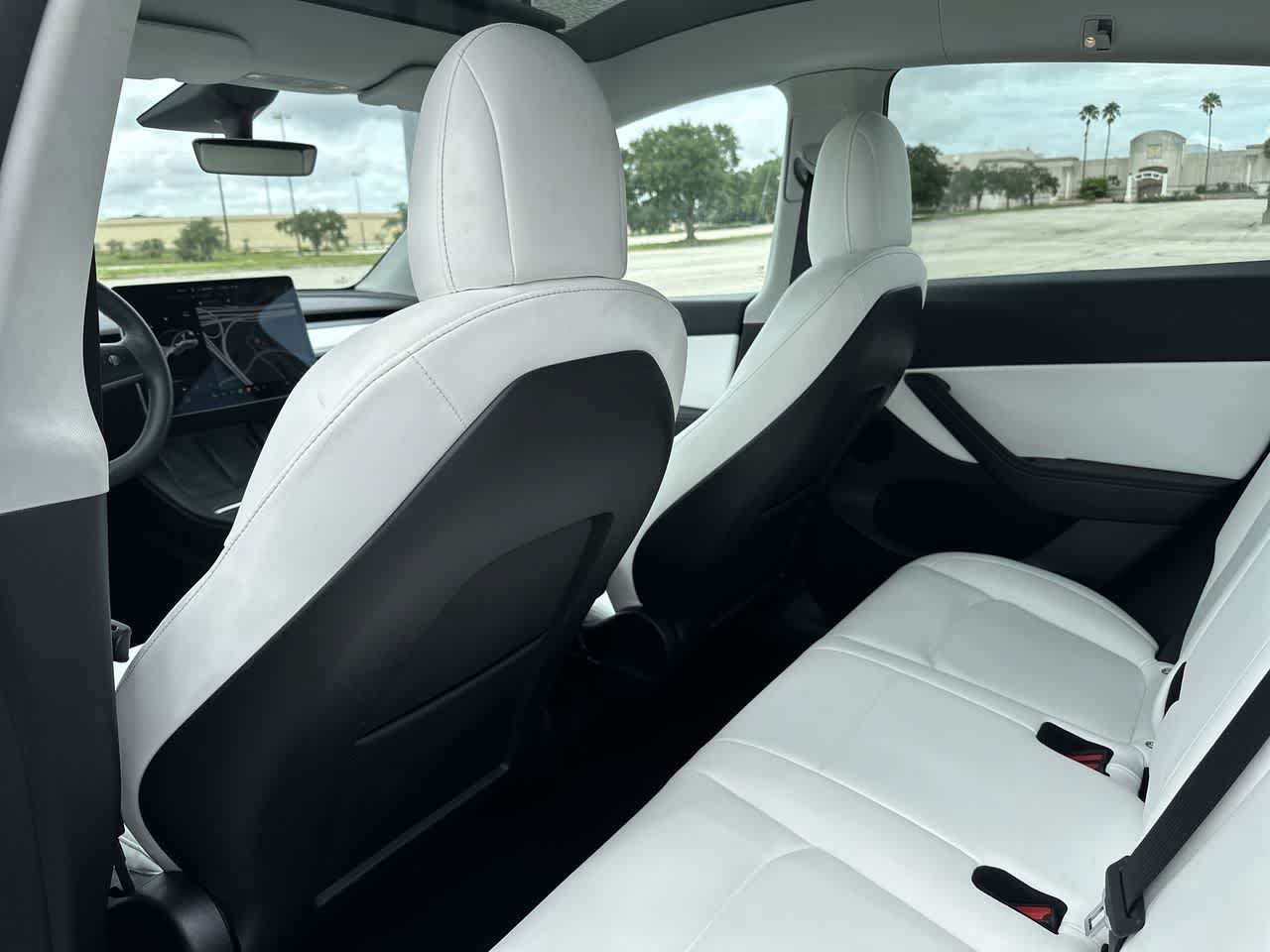 Used 2022 Tesla Model Y Performance AWD/4WD image 17