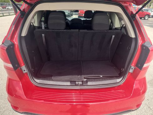 Used 2019 Dodge Journey SE w/ Connectivity Group FWD image 18