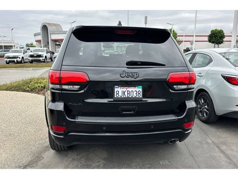 Used 2019 Jeep Grand Cherokee Altitude AWD/4WD image 4