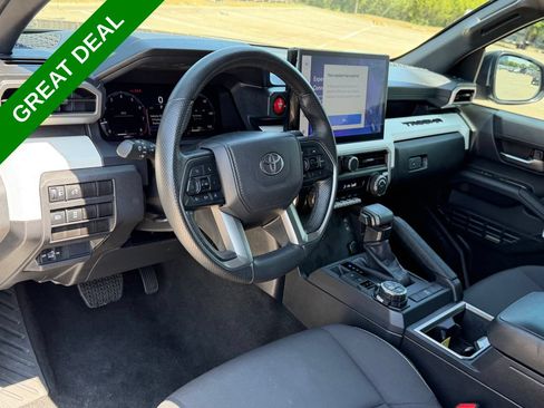 Used 2024 Toyota Tacoma TRD Sport AWD/4WD image 18