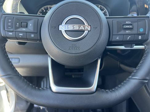 Certified 2025 Nissan Pathfinder SL AWD/4WD image 36