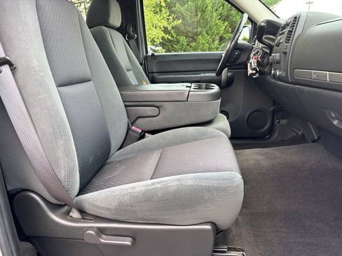 Used 2009 Chevrolet Silverado 1500 LT AWD/4WD image 18