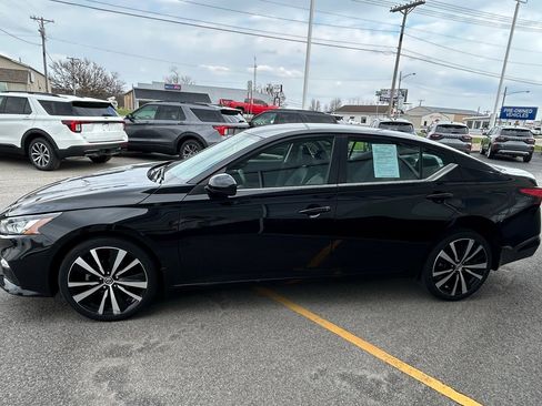 Used 2022 Nissan Altima 2.5 SR AWD/4WD image 4