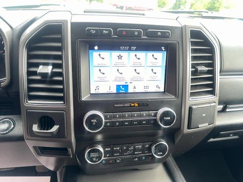 Used 2019 Ford Expedition XLT w/ Equipment Group 202A AWD/4WD image 23
