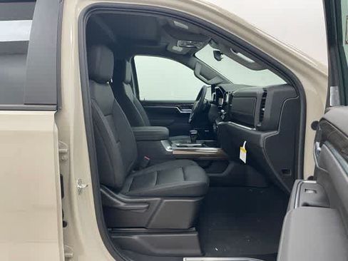 New 2026 Chevrolet Silverado 1500 RST w/ Z71 Off-Road Package AWD/4WD image 17