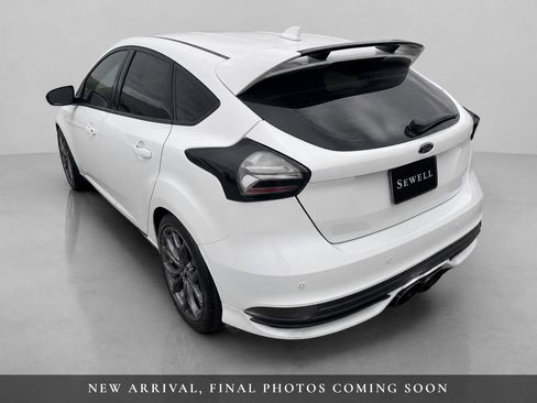 Used 2016 Ford Focus ST FWD image 4