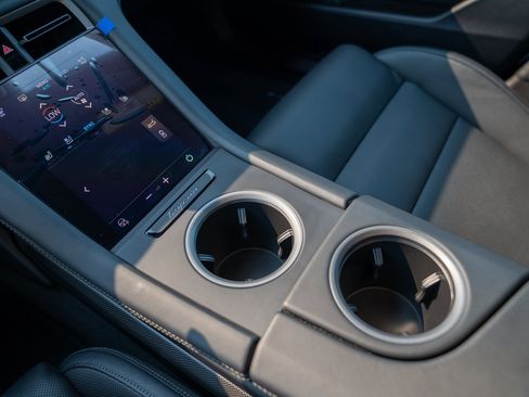 Certified 2025 Porsche Taycan 4S AWD/4WD image 20