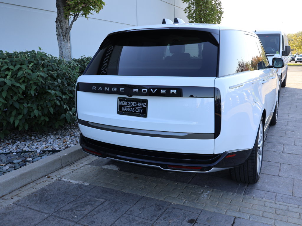 Used 2024 Land Rover Range Rover SE AWD/4WD image 6