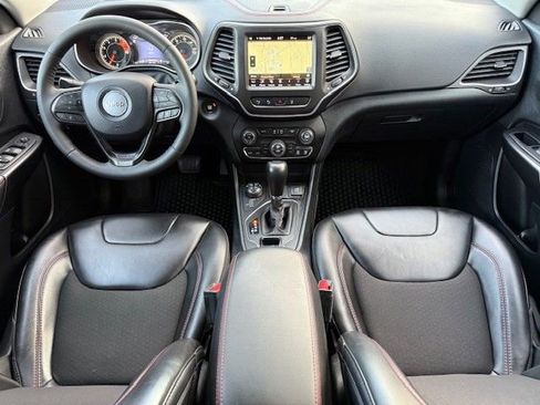 Used 2023 Jeep Cherokee Trailhawk image 19