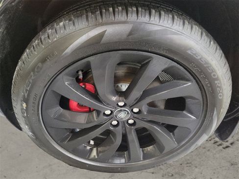 New 2024 Land Rover Discovery Sport S image 9