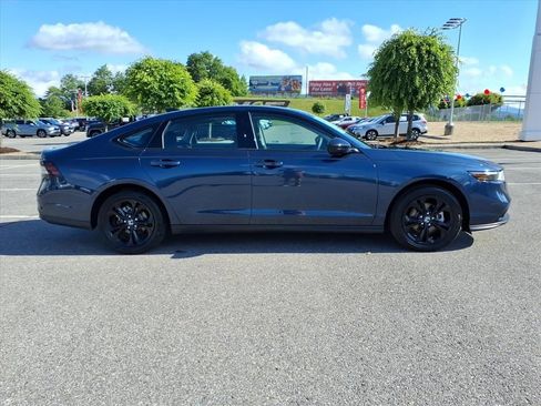 Used 2025 Honda Accord SE image 3