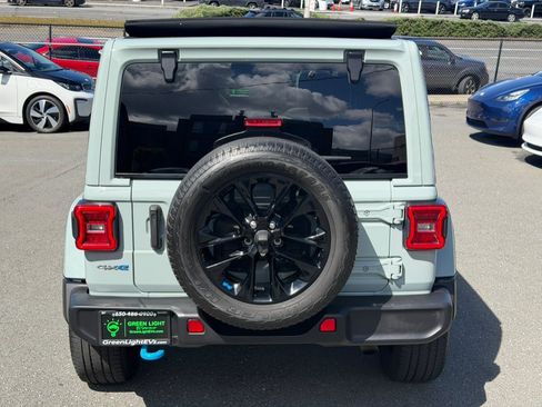 Used 2023 Jeep Wrangler Unlimited Sahara AWD/4WD image 6
