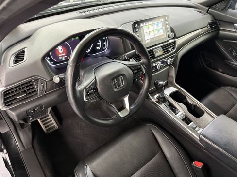 Used 2018 Honda Accord Sport image 4