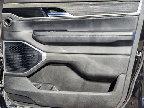 Used 2022 Jeep Wagoneer Series III image 18