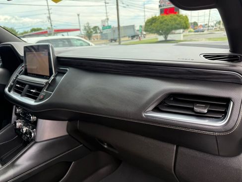 Used 2021 GMC Yukon SLT w/ SLT Premium Package image 35