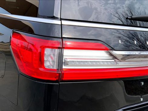 Used 2019 Lincoln Navigator Reserve w/ Cargo Package image 28