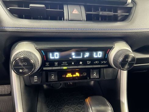 Used 2024 Toyota RAV4 SE w/ Weather Package AWD/4WD image 17
