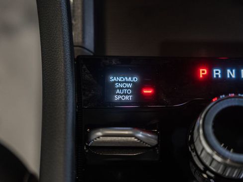 New 2025 Jeep Grand Cherokee L Limited w/ Luxury Tech Group II image 25