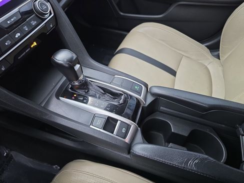 Used 2017 Honda Civic Touring image 24