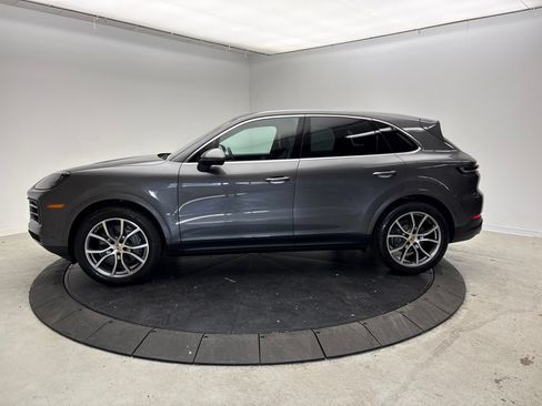 Certified 2024 Porsche Cayenne AWD/4WD image 2
