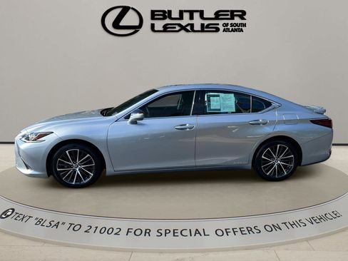 Certified 2022 Lexus ES 300h w/ Premium Package image 8