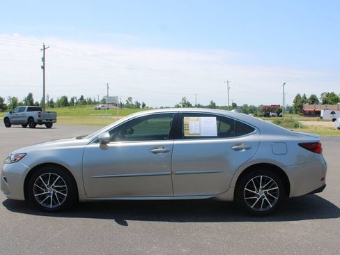 Used 2018 Lexus ES 350 w/ Luxury Package w/Wood Trim FWD image 6