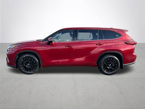 Used 2020 Toyota Highlander LE AWD/4WD image 10