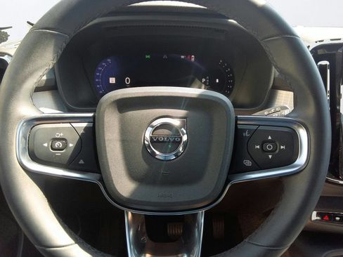 Used 2023 Volvo XC40 B5 Core AWD/4WD image 22