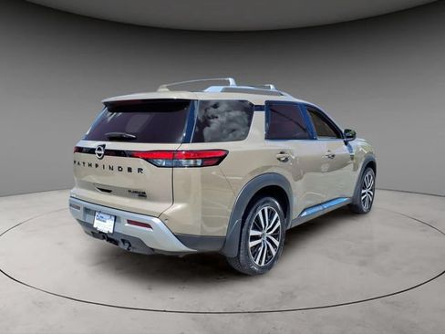 Certified 2023 Nissan Pathfinder Platinum AWD/4WD image 10