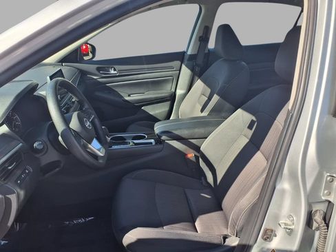 Used 2024 Nissan Altima 2.5 SV FWD image 20