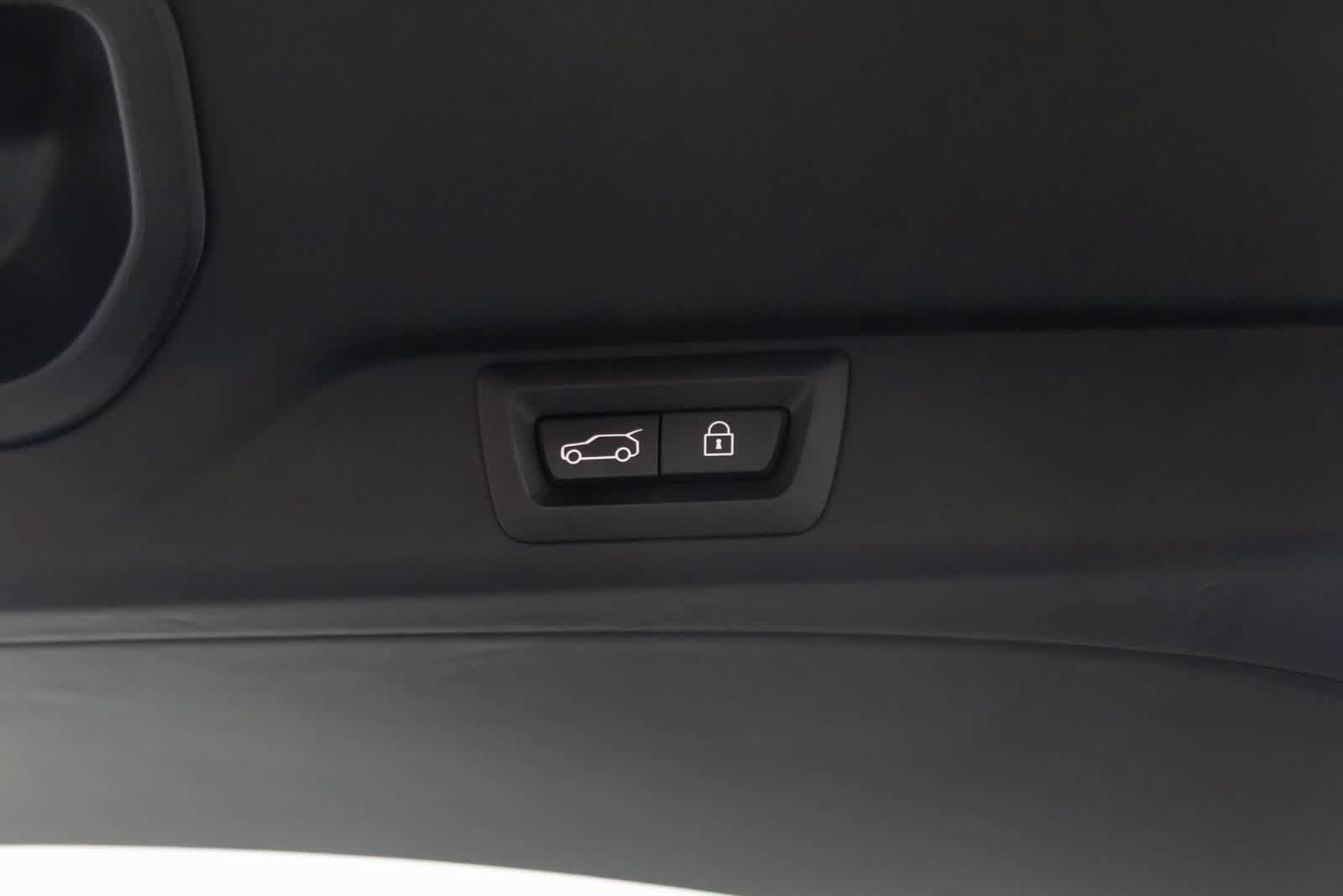 Certified 2022 Rolls-Royce Cullinan AWD/4WD image 34