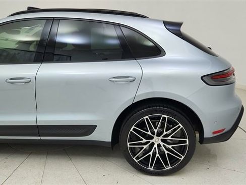 Used 2025 Porsche Macan image 10