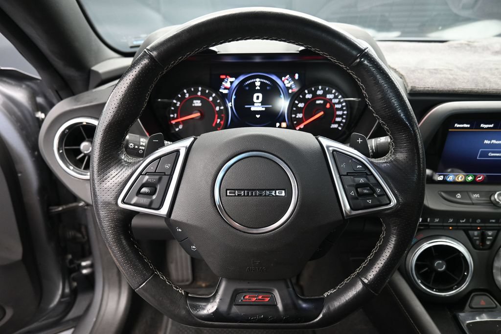 Used 2020 Chevrolet Camaro SS RWD image 13