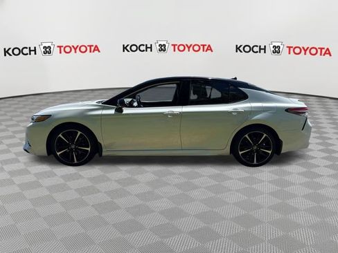 Used 2019 Toyota Camry XSE w/ Navigation Package FWD image 4