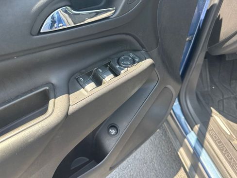 Used 2024 Chevrolet Equinox LT w/ LPO, Floor Liner Package FWD image 12