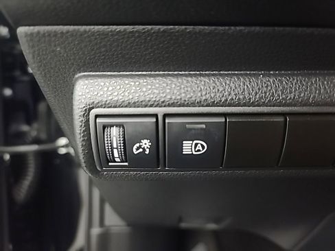 Used 2025 Toyota Corolla LE image 27