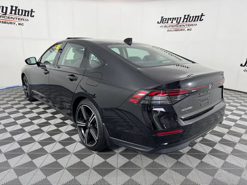 Used 2026 Honda Accord SE image 9
