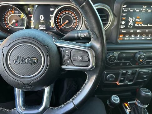 Used 2020 Jeep Gladiator Overland image 39