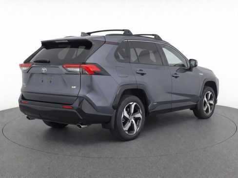 Used 2023 Toyota RAV4 SE w/ Weather & Moonroof Package AWD/4WD image 39