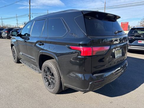 Used 2025 Toyota Sequoia Platinum image 7