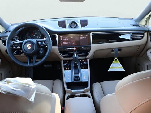 New 2026 Porsche Macan image 20