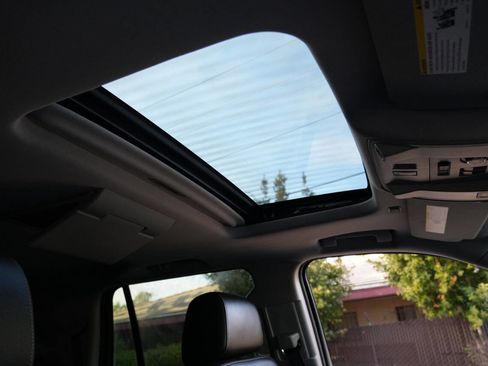 Used 2015 Chevrolet Tahoe LTZ image 19