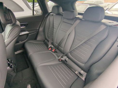 New 2025 Mercedes-Benz GLC 350e 4MATIC image 5