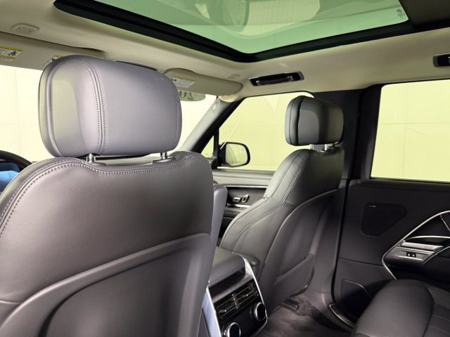 Certified 2025 Land Rover Range Rover Long Wheelbase SE AWD/4WD image 23