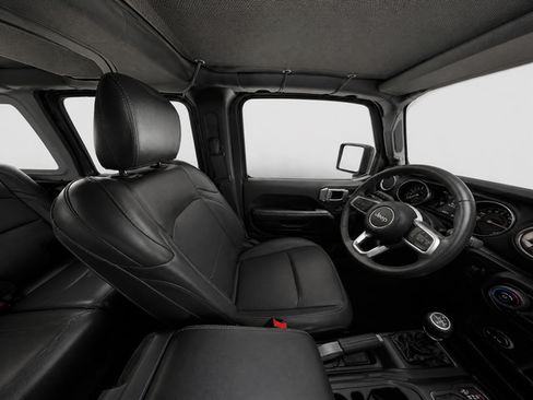 Used 2022 Jeep Wrangler Unlimited Sahara w/ Cold Weather Group AWD/4WD image 9